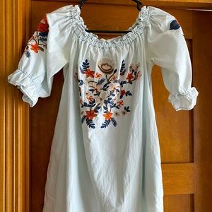 Light Denim dress/tunic with puff sleeves and floral detail